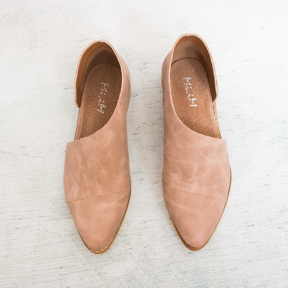 Mi.iM 'Freya' Side Cutout Flats - Picture 5 of 7